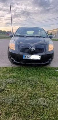 samochody osobowe Toyota Yaris cena 14500 przebieg: 117500, rok produkcji 2006 z Kraków